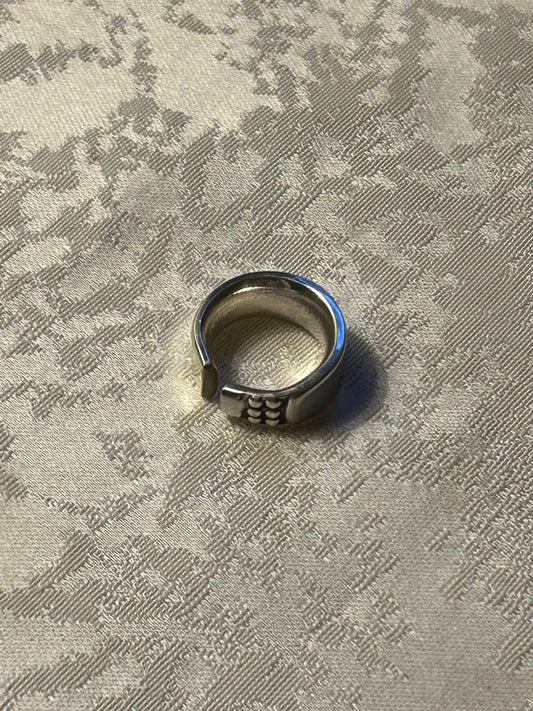 The Edgy Ring⛓️💥 (small)