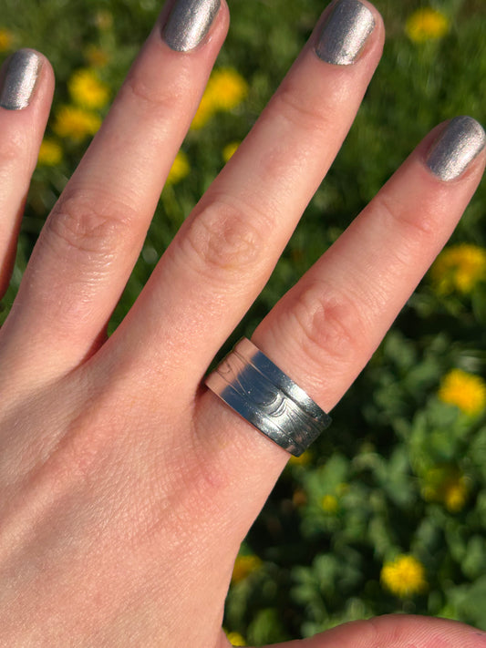 The Vintage Detail Ring🩶 (Size Mid-Large)