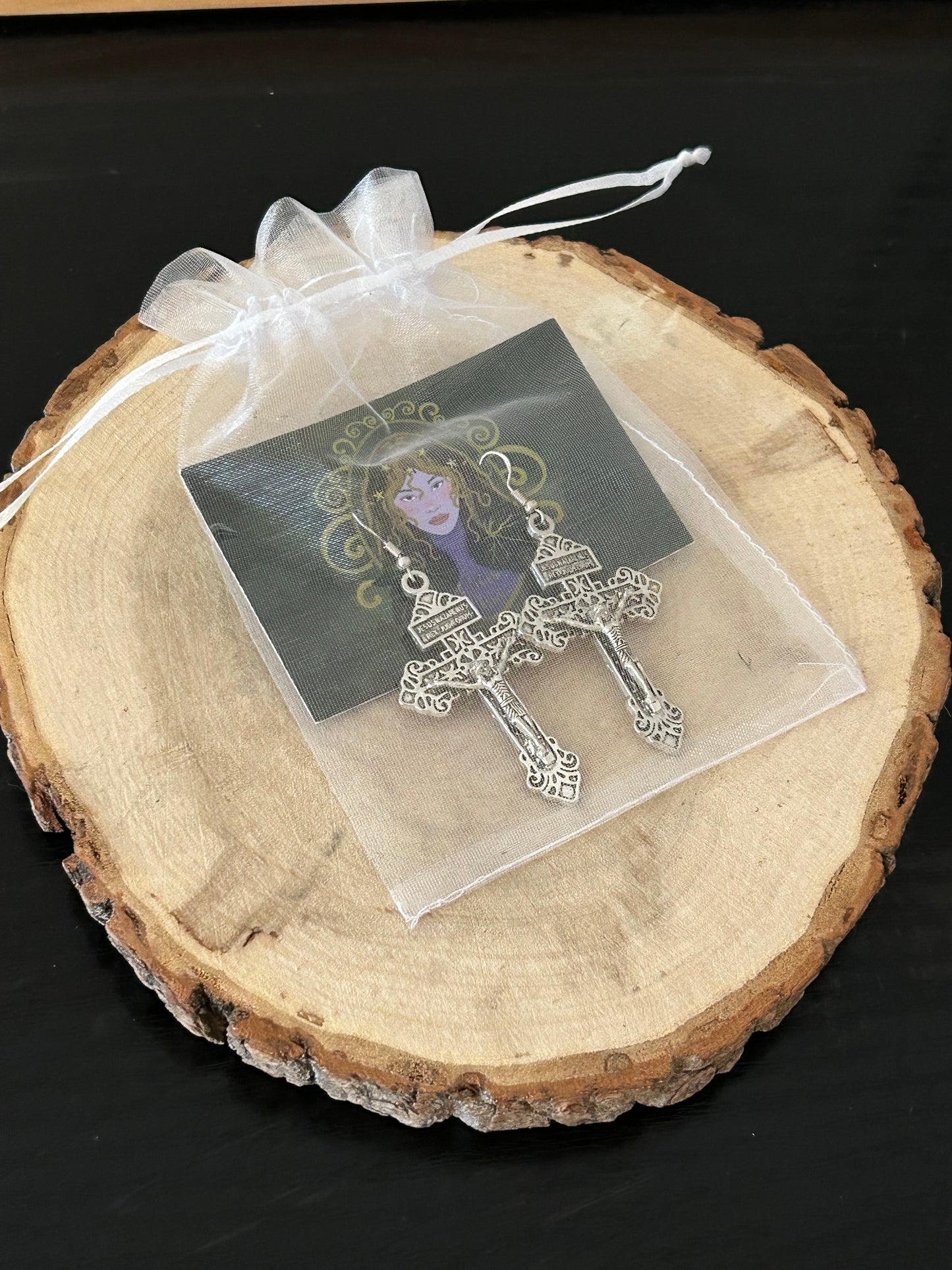 The Statement Cross Earrings❤️‍🔥